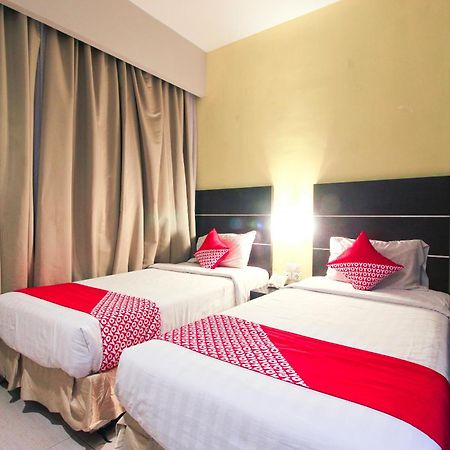 Aston Pekanbaru City Hotel Exterior photo