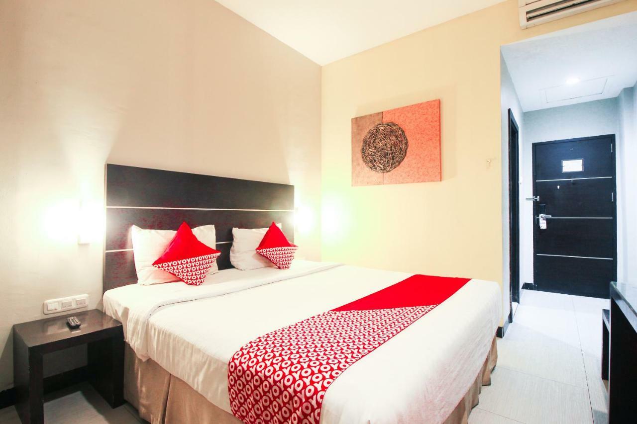 Aston Pekanbaru City Hotel Exterior photo