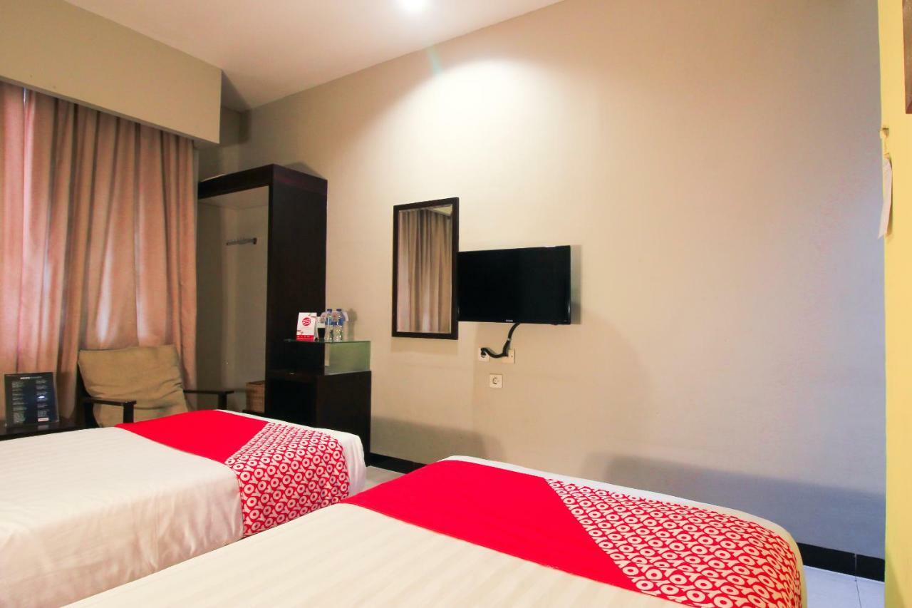 Aston Pekanbaru City Hotel Exterior photo