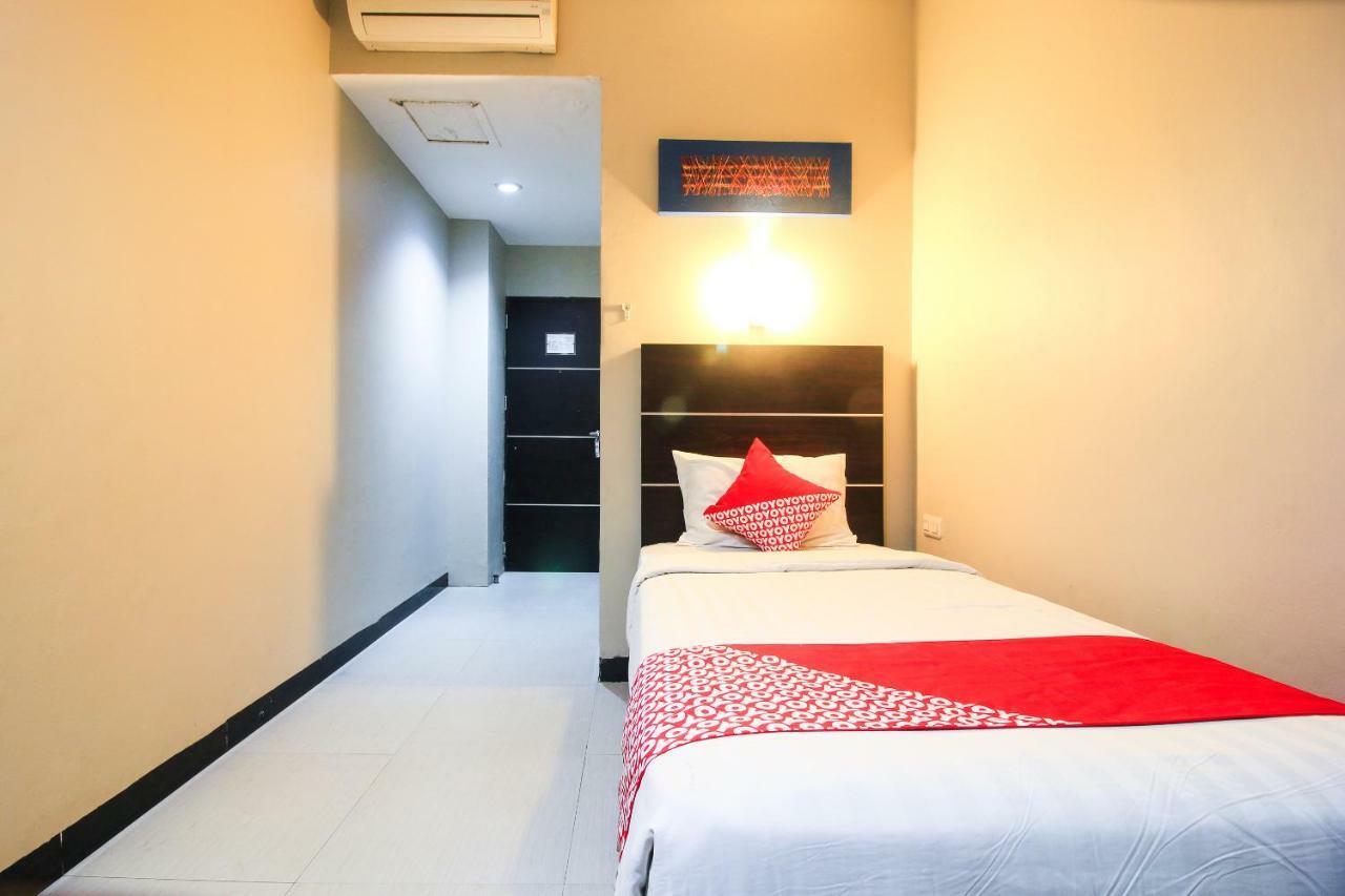 Aston Pekanbaru City Hotel Exterior photo