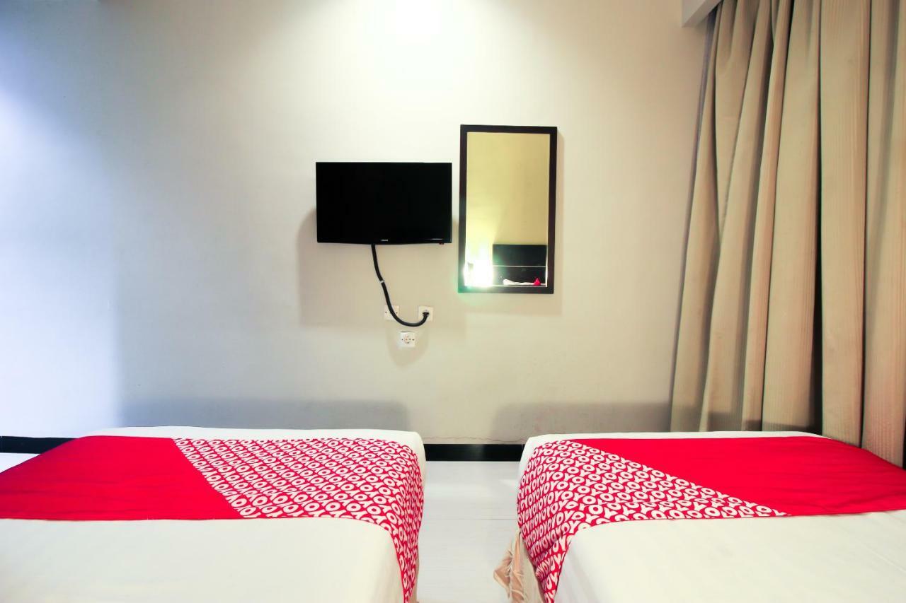 Aston Pekanbaru City Hotel Exterior photo