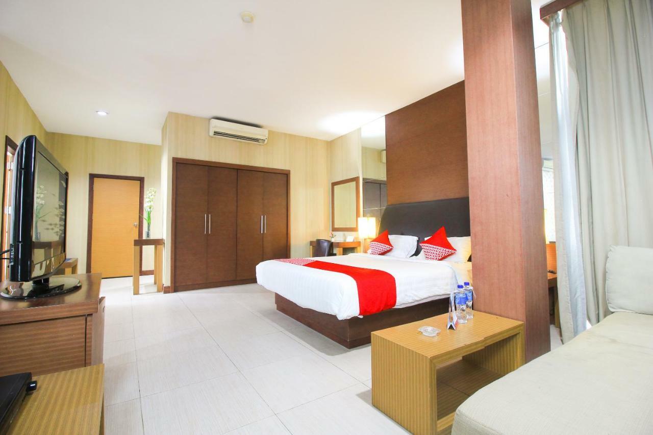 Aston Pekanbaru City Hotel Exterior photo