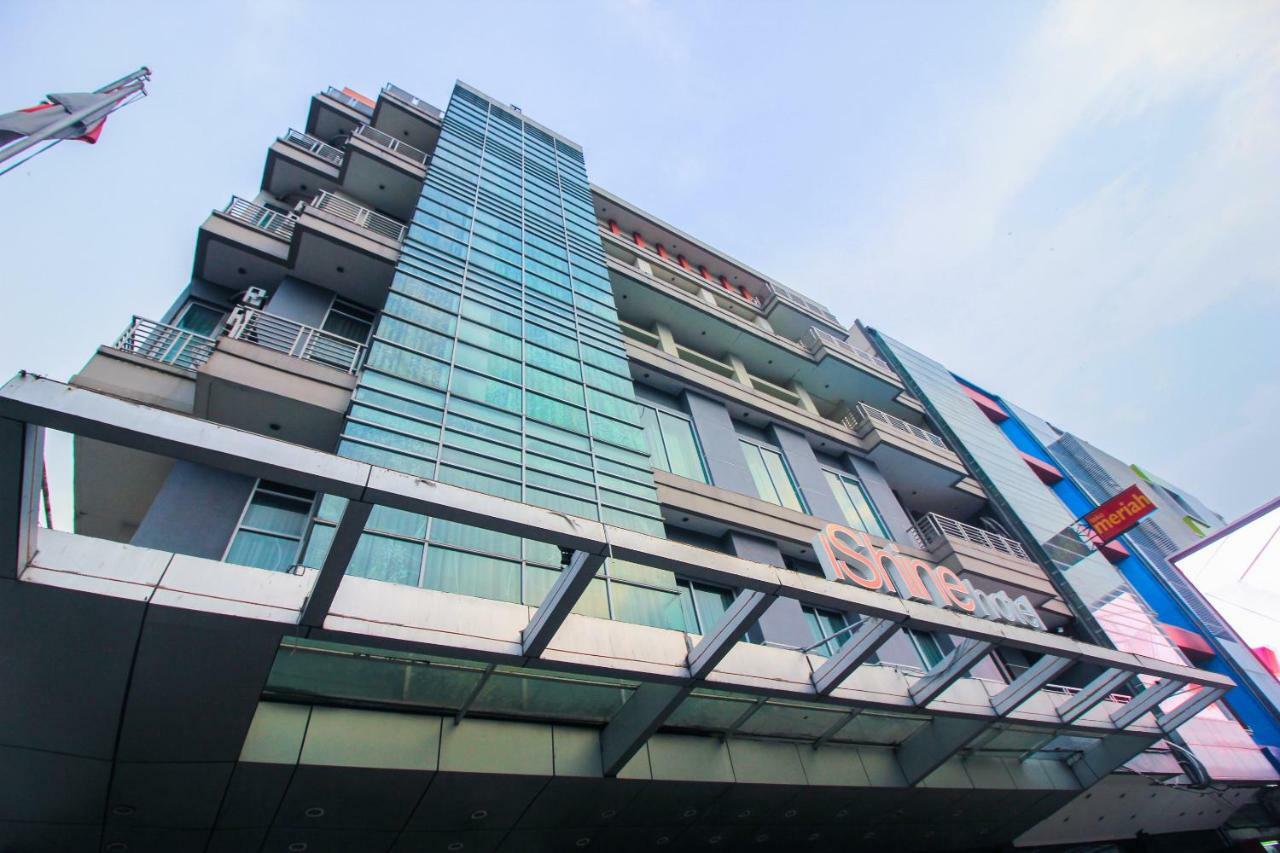 Aston Pekanbaru City Hotel Exterior photo