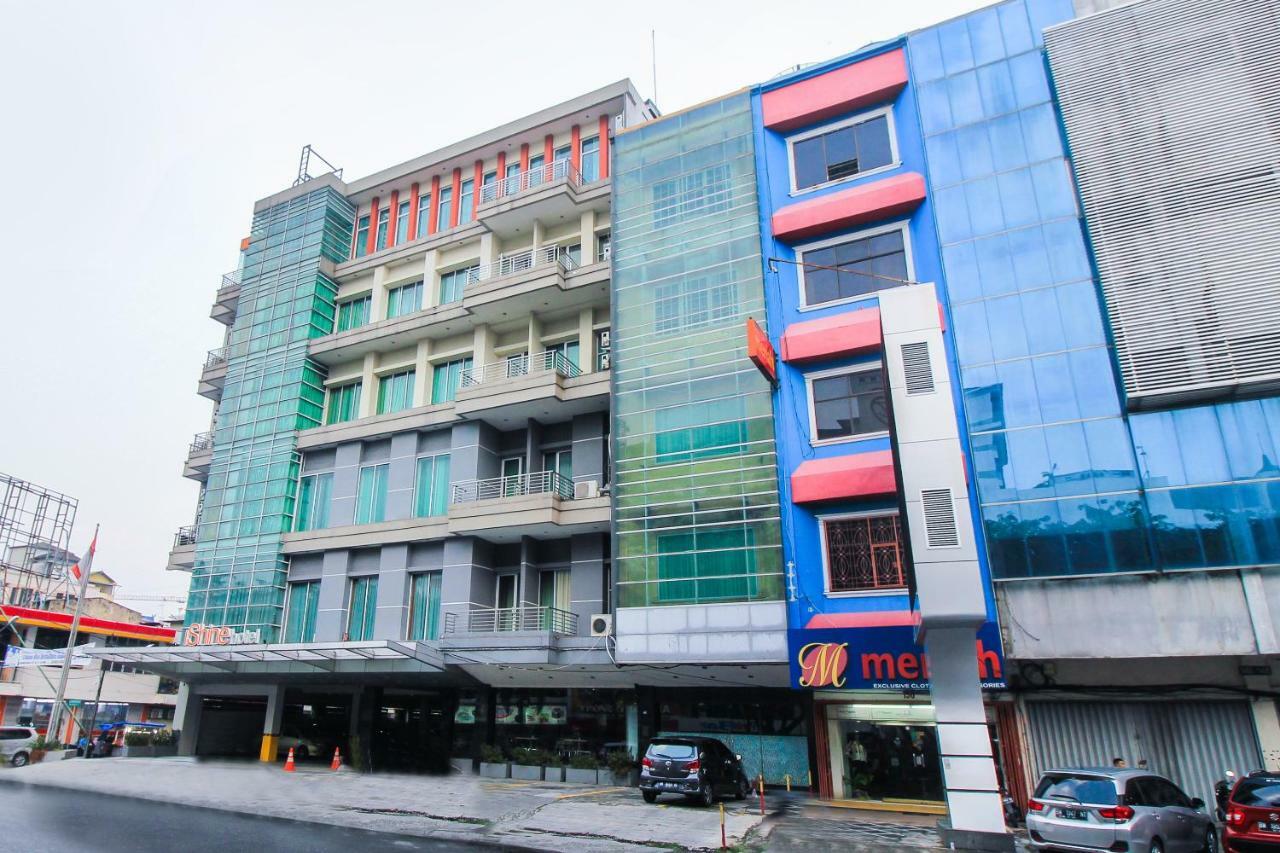 Aston Pekanbaru City Hotel Exterior photo